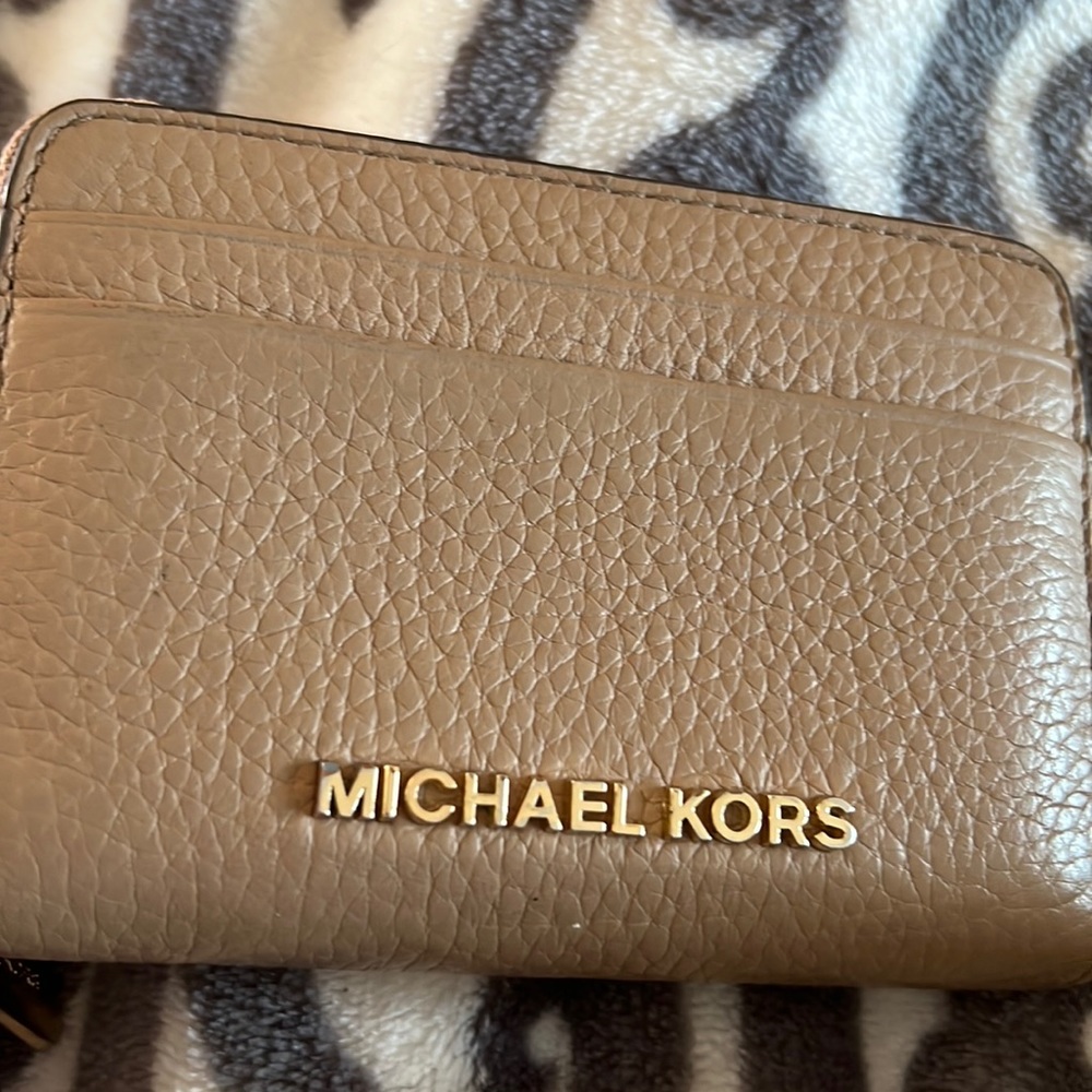 MICHAEL KORS JET SET TRAVEL ZIP CARD CASE WALLET